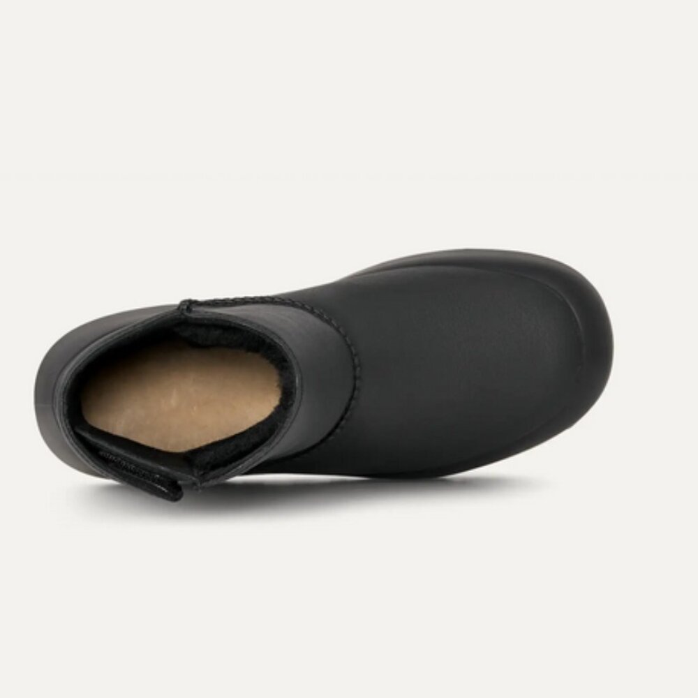 🇨🇦 UGG Women's Classic Leather StreetScape - Picture 6 of 11